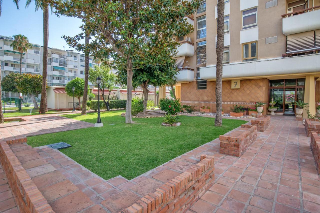Апартаменты Arpa De Treboles - Carihuela Views! Торремолинос Экстерьер фото