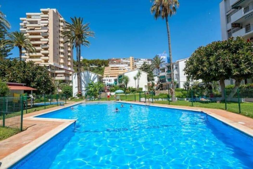 Апартаменты Arpa De Treboles - Carihuela Views! Торремолинос Экстерьер фото